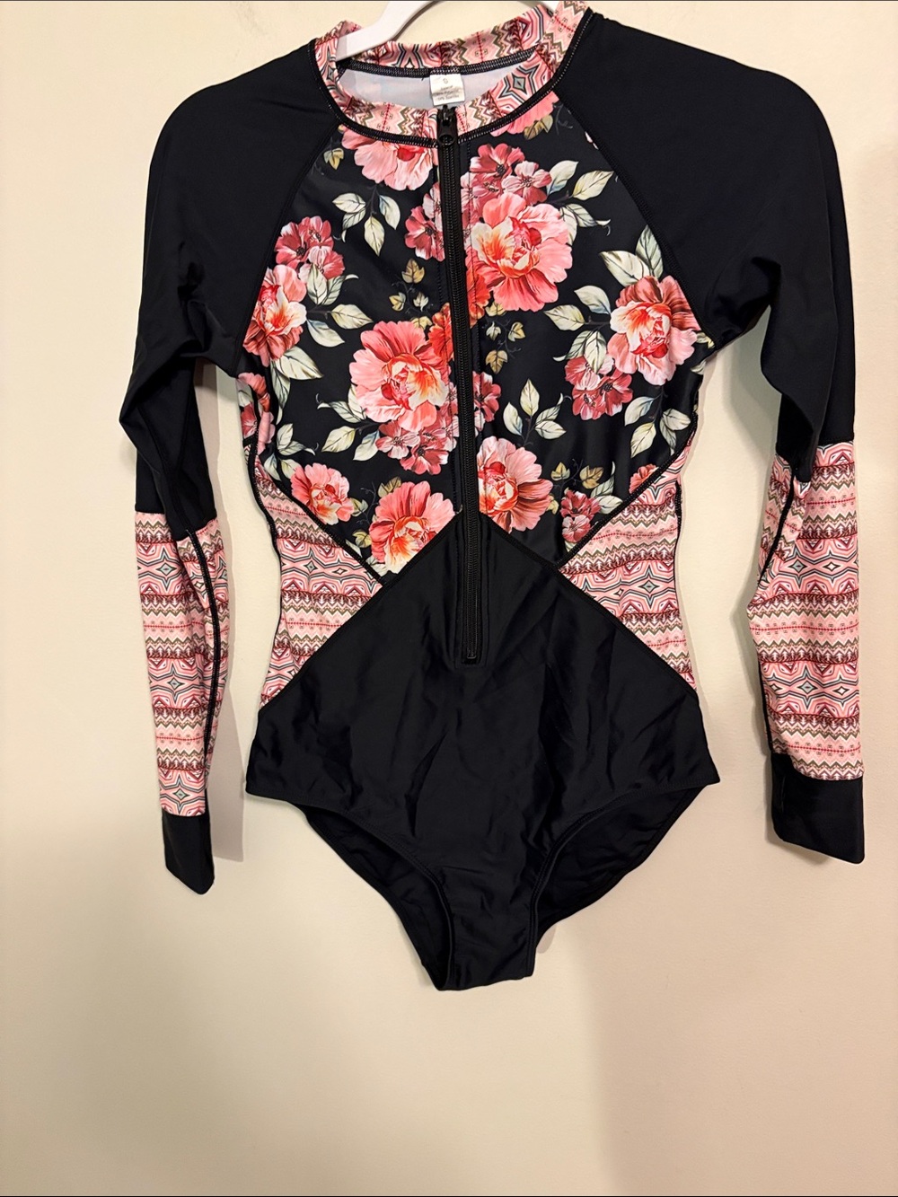 Women’s Long Seleeve Bathing Suit